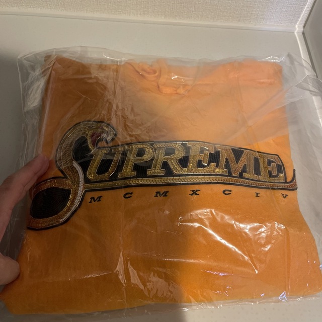 Supreme(シュプリーム)の新品未使用⭐︎sequin Viper hooded sweat shirt⭐︎ メンズのトップス(パーカー)の商品写真