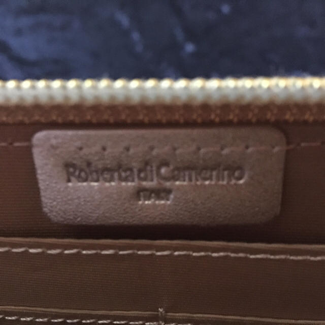 ROBERTA DI CAMERINO(ロベルタディカメリーノ)の最終値下げ新品☆ロベルタディカメリーノ 長財布 レディースのファッション小物(財布)の商品写真