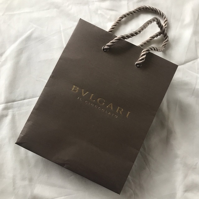 BVLGARI(ブルガリ)のBVLGARI  ブルガリ チョコレート　ショップ紙袋　ショッパー　 レディースのバッグ(ショップ袋)の商品写真