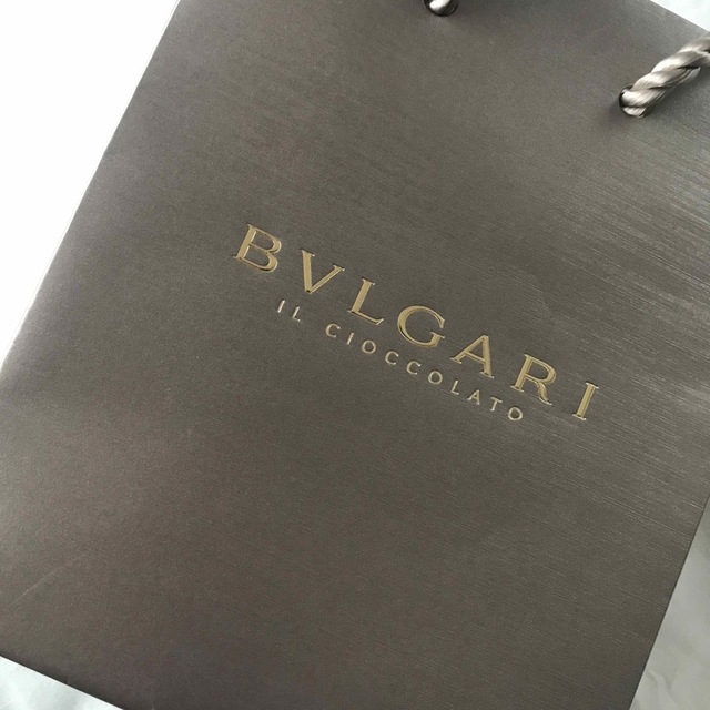 BVLGARI(ブルガリ)のBVLGARI  ブルガリ チョコレート　ショップ紙袋　ショッパー　 レディースのバッグ(ショップ袋)の商品写真