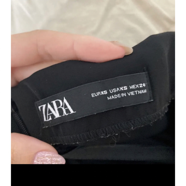 ZARA(ザラ)の【美品】ZARA ブラック タイトスカート レディースのスカート(ひざ丈スカート)の商品写真