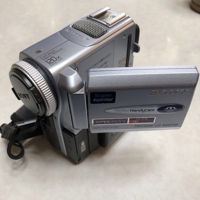 SONY(ソニー)の動作品　SONY  miniDV HANDYCAM  DCR-PC9 スマホ/家電/カメラのカメラ(ビデオカメラ)の商品写真