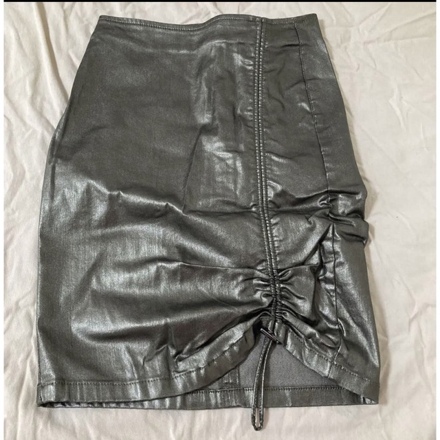 ZARA(ザラ)の【未使用】ZARA  ゴールドスカート レディースのスカート(ひざ丈スカート)の商品写真