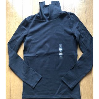 ユニクロ(UNIQLO)の新品　タグ付き　ユニクロ　ブラック　サイズM タートルネックTプレミアムコットン(Tシャツ(長袖/七分))