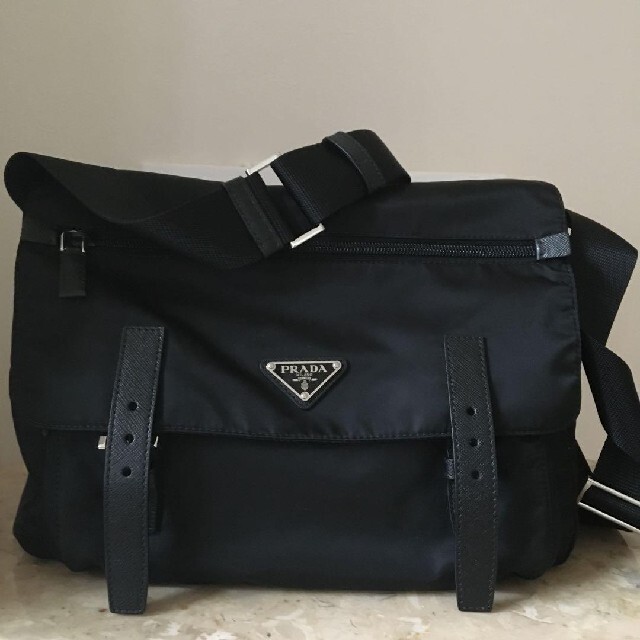 安いそれに目立つ PRADA プラダナイロンショルダーバッグ - ショルダー