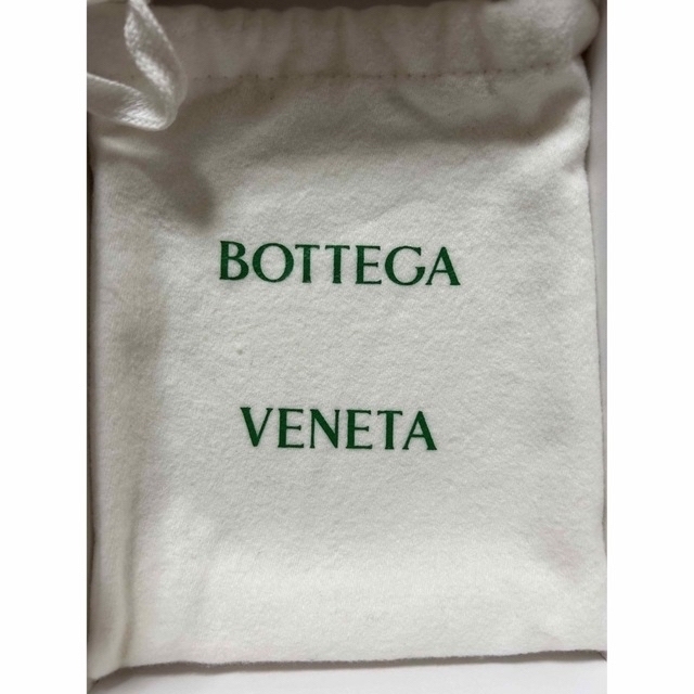 Bottega Veneta(ボッテガヴェネタ)のボッテガ　三つ折り　財布　シルバー レディースのファッション小物(財布)の商品写真