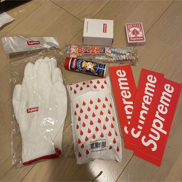 supreme シュプリーム ノベルティセット