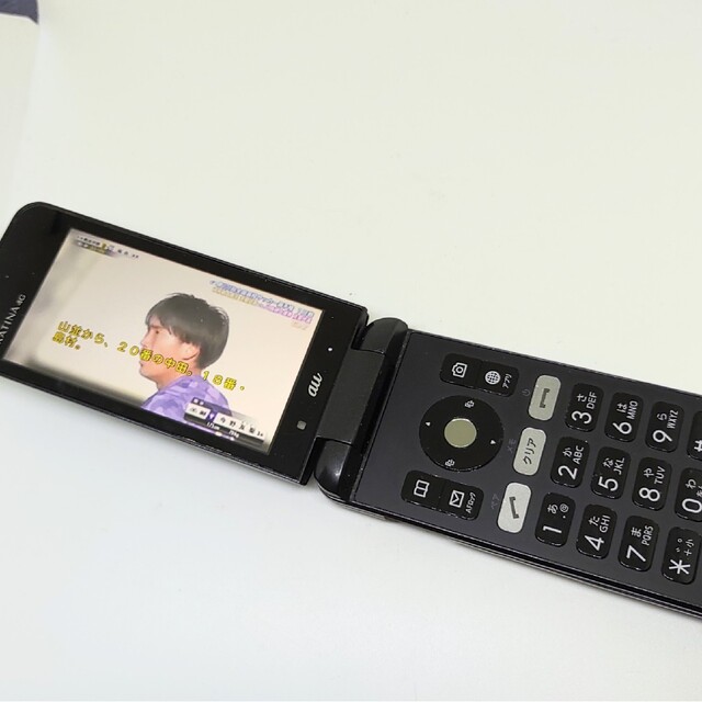 京セラ(キョウセラ)のsimフリー KYF31 4Gガラホ GRATINA au ワンセグ wifi スマホ/家電/カメラのスマートフォン/携帯電話(携帯電話本体)の商品写真