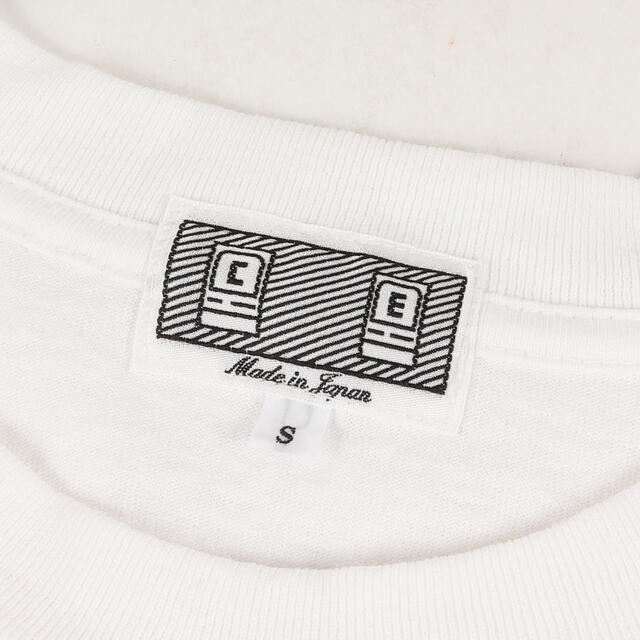 C.E シーイー Tシャツ ビッググラフィック クルーネック Tシャツ ホワイト 白 S トップス カットソー 半袖 【メンズ】【中古】【R023】 メンズのトップス(Tシャツ/カットソー(半袖/袖なし))の商品写真