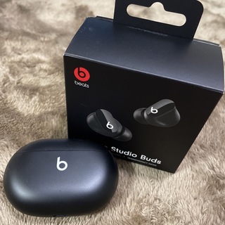 ビーツバイドクタードレ(Beats by Dr Dre)のBeats Studio Buds ワイヤレスノイズキャンセリングイヤホン(ヘッドフォン/イヤフォン)