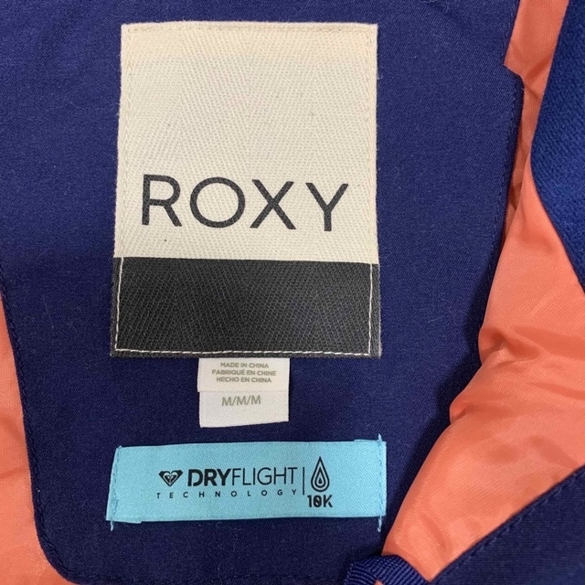 Roxy(ロキシー)のROXY スノボ　ウェア　ジャケット　新品　Mサイズ スポーツ/アウトドアのスノーボード(ウエア/装備)の商品写真