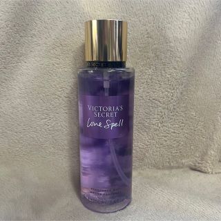 ヴィクトリアズシークレット(Victoria's Secret)の新品 未使用 未開封 ヴィクトリアシークレット ボディミスト ラブスペル(香水(女性用))