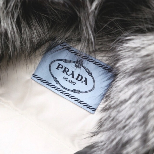 2018年〜2019☆PRADA☆プラダダウンコート　シルバーフォックス