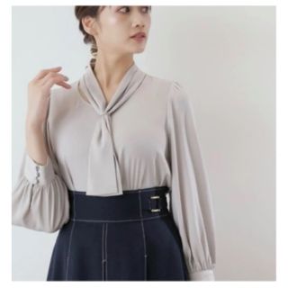 ジルバイジルスチュアート(JILL by JILLSTUART)の半額！JILLの新品 2022AW清楚ブラウス(シャツ/ブラウス(長袖/七分))