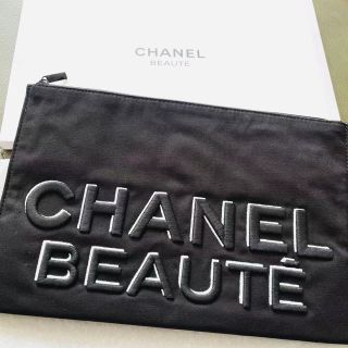 シャネル ノベルティ ポーチ クラッチバッグ 刺繍ロゴ✖️2-