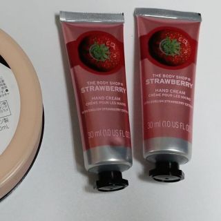 ザボディショップ(THE BODY SHOP)のザ・ボディショップ ハンドクリーム ストロベリー 30ml　2個セット(ハンドクリーム)