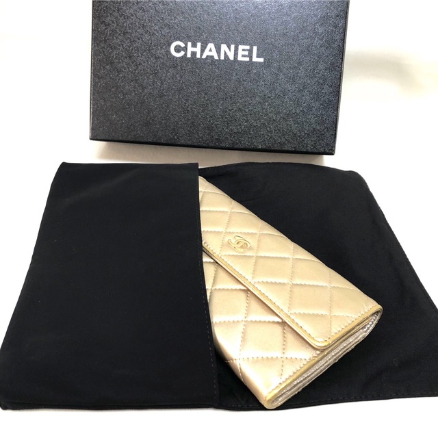 CHANEL(シャネル)のCHANEL シャネル マトラッセ フラップ 長財布 ラムスキン GOLD レディースのファッション小物(財布)の商品写真