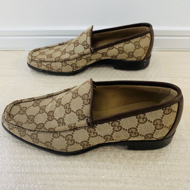 Gucci(グッチ)の【♡yum♡様専用】GUCCI スリッポン ローファー GGキャンバス 総柄  レディースの靴/シューズ(ローファー/革靴)の商品写真