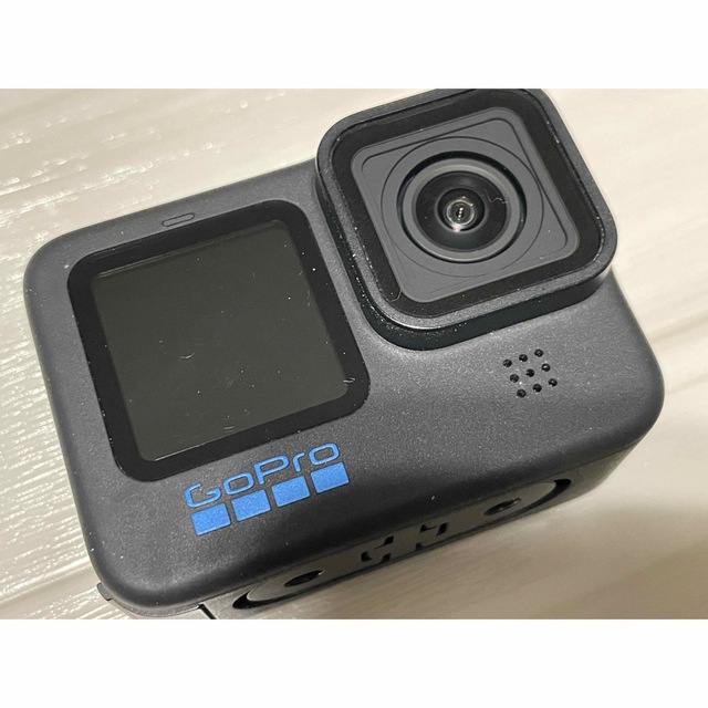 GoPro(ゴープロ)のGoPro 11  バッテリーなどアクセサリー付き スマホ/家電/カメラのカメラ(ビデオカメラ)の商品写真