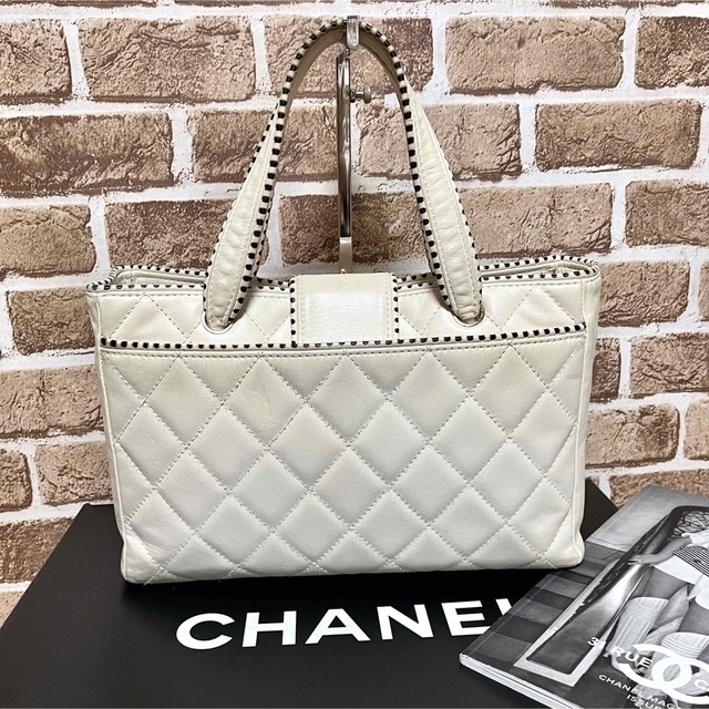 CHANEL(シャネル)のCHANEL レディースのバッグ(ハンドバッグ)の商品写真