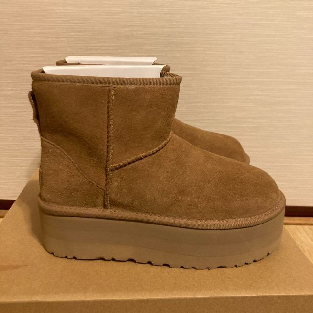 お値下げ中!アグ/UGG クラシック ミニ プラットフォーム