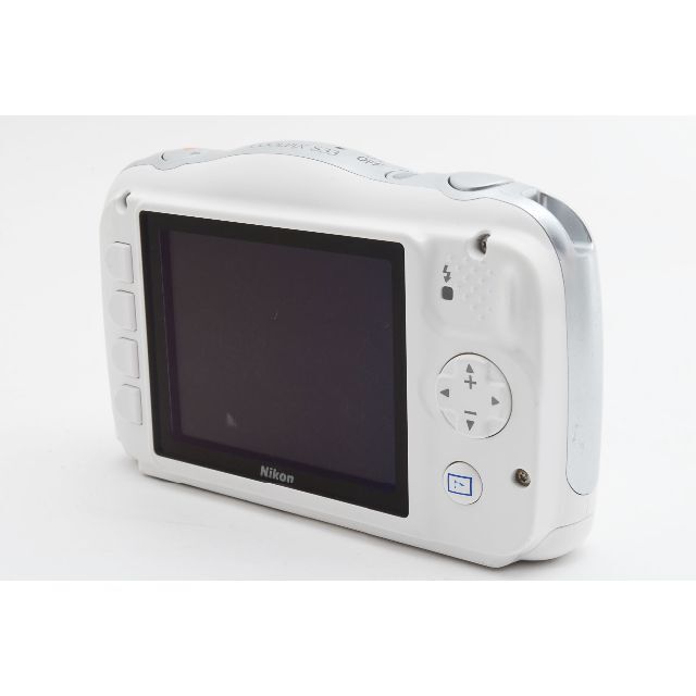 お手軽防水カメラ】ニコン Nikon COOLPIX S33 お手軽防水カメラ】ニコン Nikon COOLPIX S33