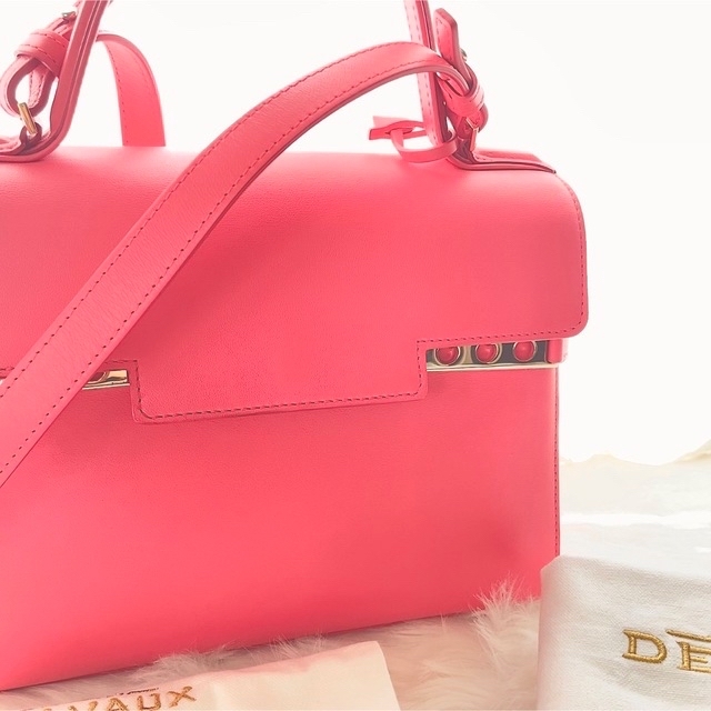 【限定色】DELVAUX Tempête MM Supple Calf レディースのバッグ(ショルダーバッグ)の商品写真