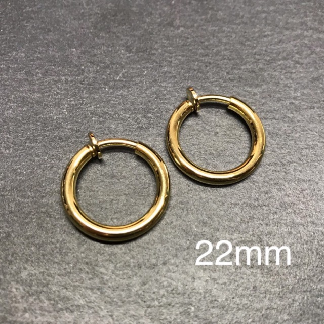 フェイクピアスフープピアスメンズレディースゴールド両耳セット 16mm A038 メンズのアクセサリー(ピアス(両耳用))の商品写真