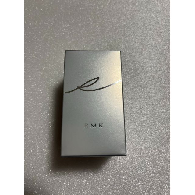 RMK(アールエムケー)の新品未開封　RMK  リクイドファンデーション #101 コスメ/美容のベースメイク/化粧品(フェイスパウダー)の商品写真