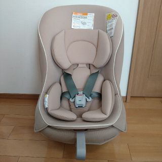 コンビ(combi)の【コンビ】チャイルドシート新生児〜4歳(自動車用チャイルドシート本体)