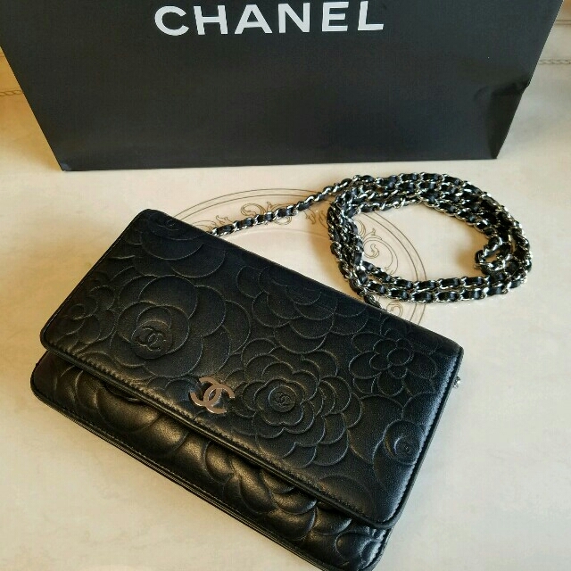 CHANEL(シャネル)のココ様専用★CHANEL シャネル チェーンウォレット カメリア メンズのファッション小物(ウォレットチェーン)の商品写真