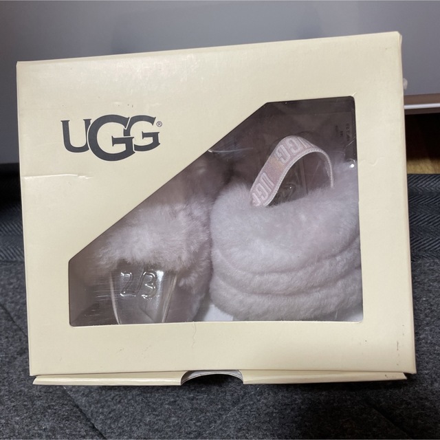 UGG(アグ)のUGG ベビー ファーサンダル 11cm キッズ/ベビー/マタニティのベビー靴/シューズ(~14cm)(サンダル)の商品写真