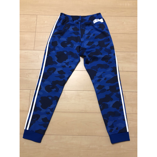 A BATHING APE(アベイシングエイプ)のL adidas BAPE APE TRACK PANT トラック パンツ カモ メンズのパンツ(その他)の商品写真