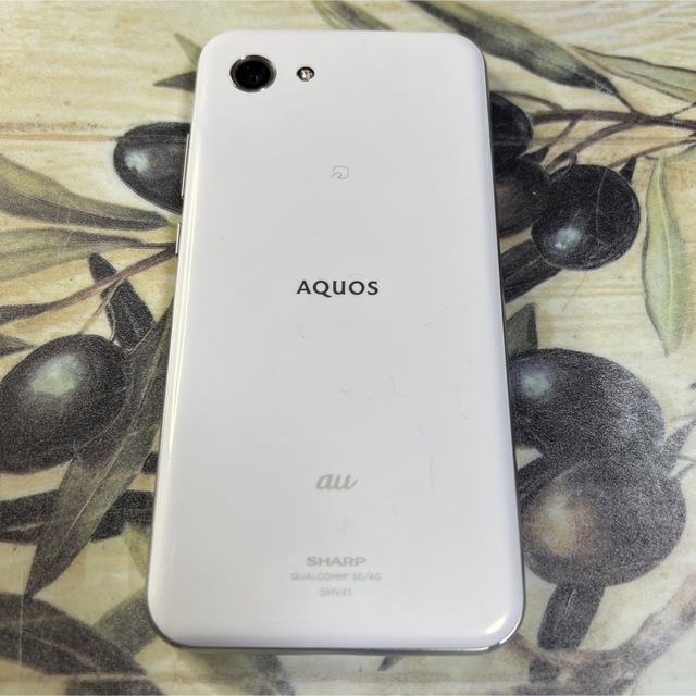 AQUOS(アクオス)の専用　3台　AQUOS R compact ホワイト 32 GB SIMフリー スマホ/家電/カメラのスマートフォン/携帯電話(スマートフォン本体)の商品写真