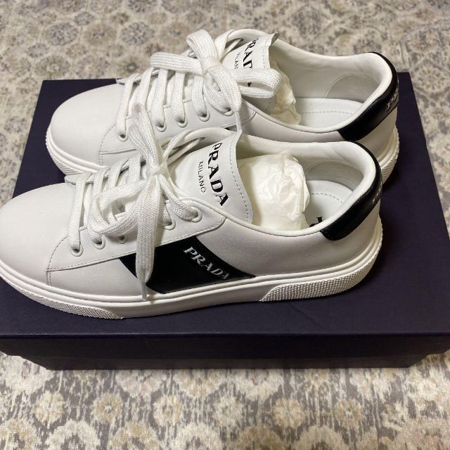 新品☆プラダ スニーカー シルバー 22.0cm PRADA-