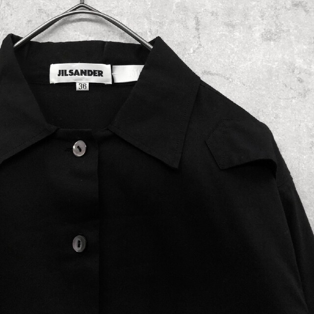 Jil Sander(ジルサンダー)のmomos様★ JILSANDER 花モチーフ シャツ ブラウス 黒 レディースのトップス(シャツ/ブラウス(長袖/七分))の商品写真