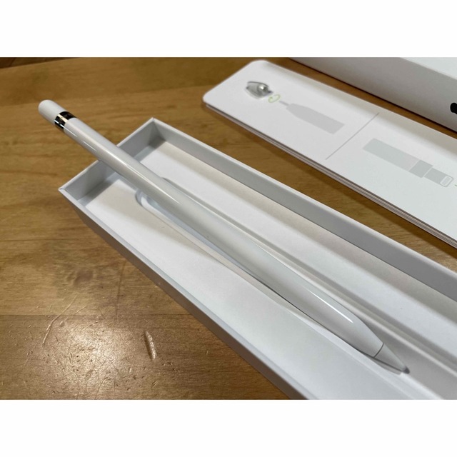 Apple(アップル)の【美品】ApplePencil第一世代 スマホ/家電/カメラのPC/タブレット(PC周辺機器)の商品写真