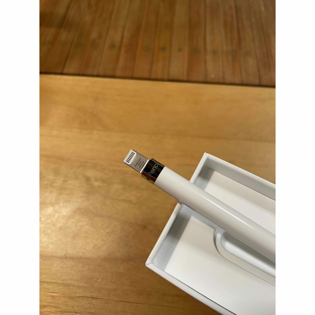 Apple(アップル)の【美品】ApplePencil第一世代 スマホ/家電/カメラのPC/タブレット(PC周辺機器)の商品写真