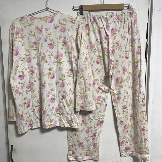 Wing(ウィング)のWing ウィング 綿100% 花柄 パジャマ 上下 長袖 長ズボン  レディースのルームウェア/パジャマ(パジャマ)の商品写真