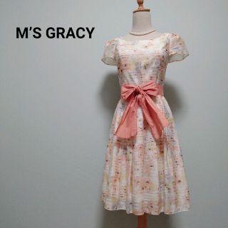 エムズグレイシー(M'S GRACY)の【美品】エムズグレイシー　ワンピース　ボーダー×フラワーモチーフ　ベルト付(ひざ丈ワンピース)