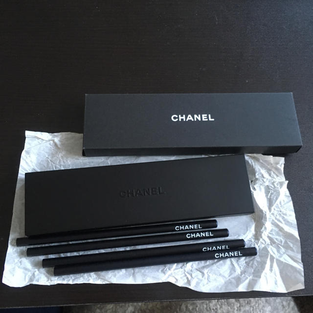 CHANEL(シャネル)のシャネル 鉛筆 ノベルティ 非売品 エンタメ/ホビーのアート用品(鉛筆)の商品写真