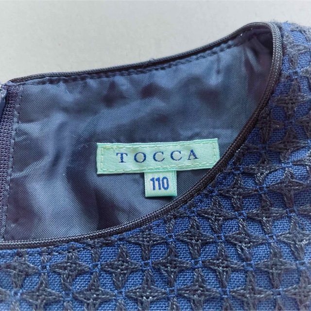 TOCCA(トッカ)のTOCCA♡フォ－マルワンピース フレアワンピース 刺繍 濃紺 入学式♡110 キッズ/ベビー/マタニティのキッズ服女の子用(90cm~)(ワンピース)の商品写真