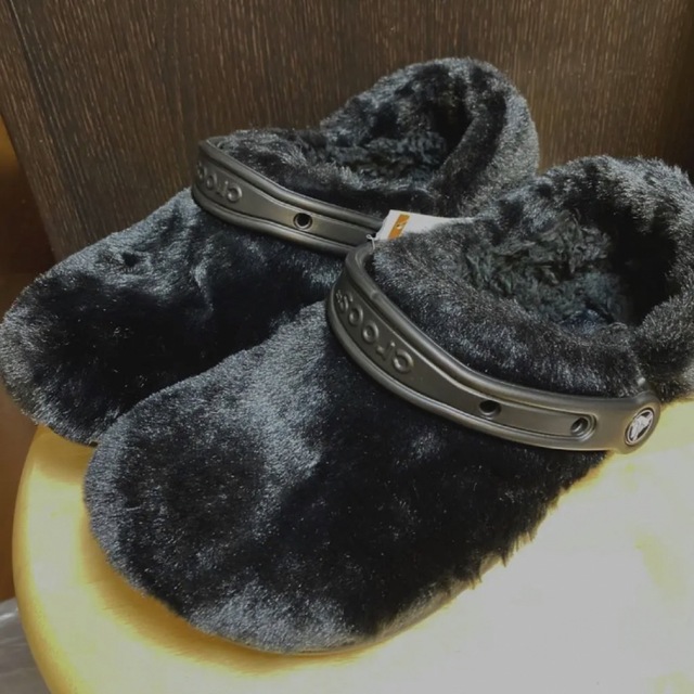 ⭐️新品⭐️ crocs Classic Fur Sure ブラック 23㎝23㎝素材