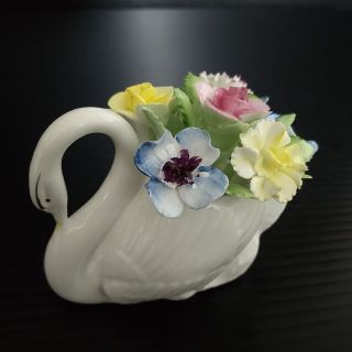 ロイヤルドルトン(Royal Doulton)のヴィンテージ⭐ロイヤルドルトン／白鳥と花 陶器置物(置物)