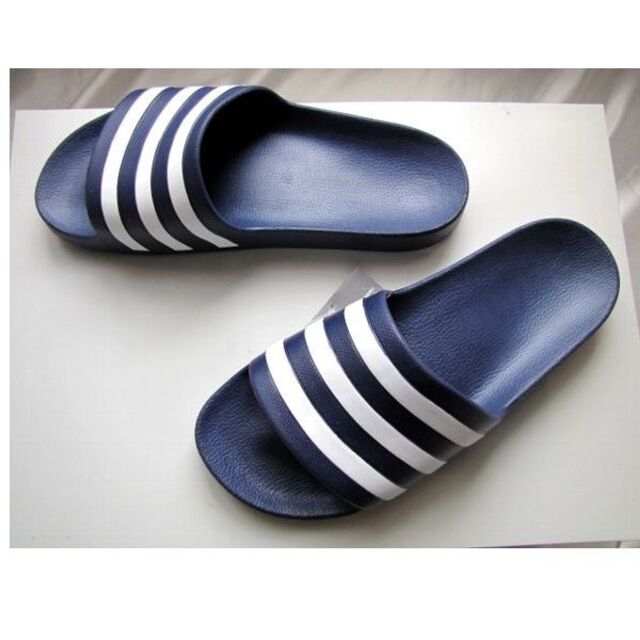 adidas(アディダス)のアディダス サンダル ADILETTE 25.5 メーカー箱付 紺白★正規新品★ レディースの靴/シューズ(サンダル)の商品写真