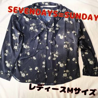 セブンデイズサンデイ(SEVENDAYS=SUNDAY)の★SALE★美品SEVENDAYS=SUNDAYの濃紺色花柄ブラウス(Mサイズ)(シャツ/ブラウス(長袖/七分))