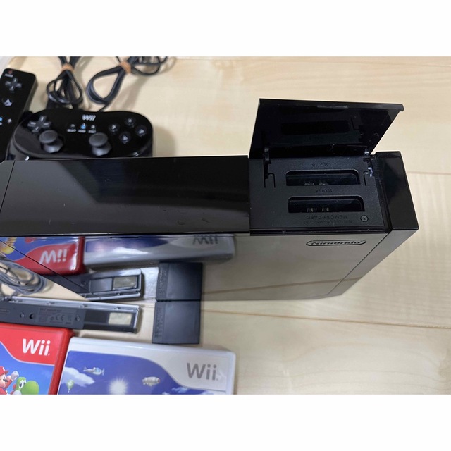 Wii(ウィー)のWii 本体 コントローラー　その他 エンタメ/ホビーのゲームソフト/ゲーム機本体(家庭用ゲーム機本体)の商品写真