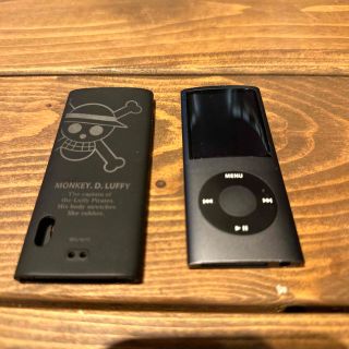 アイポッド(iPod)のApple iPod  8GB  Black 美品　ワンピースケース　セット(ポータブルプレーヤー)