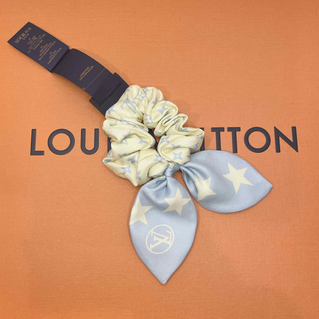 LOUIS VUITTON(ルイヴィトン)の【新品】LOUIS VUITTON シュシュ リボン レディースのヘアアクセサリー(ヘアゴム/シュシュ)の商品写真