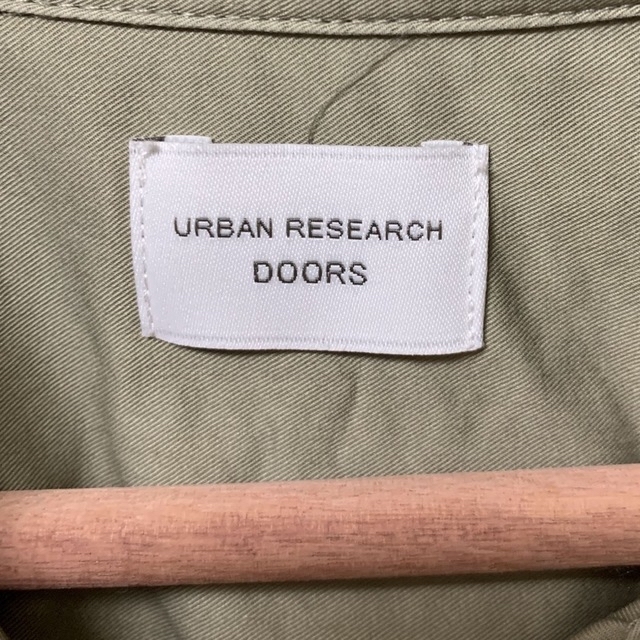 URBAN RESEARCH DOORS(アーバンリサーチドアーズ)のURBAN RESEARCH DOORS カーキ　シャツワンピース　ロング レディースのワンピース(ロングワンピース/マキシワンピース)の商品写真